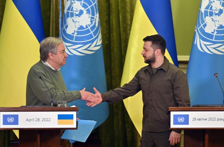 Volodimir Zelenski recibe en Kiev a Antonio Guterres.