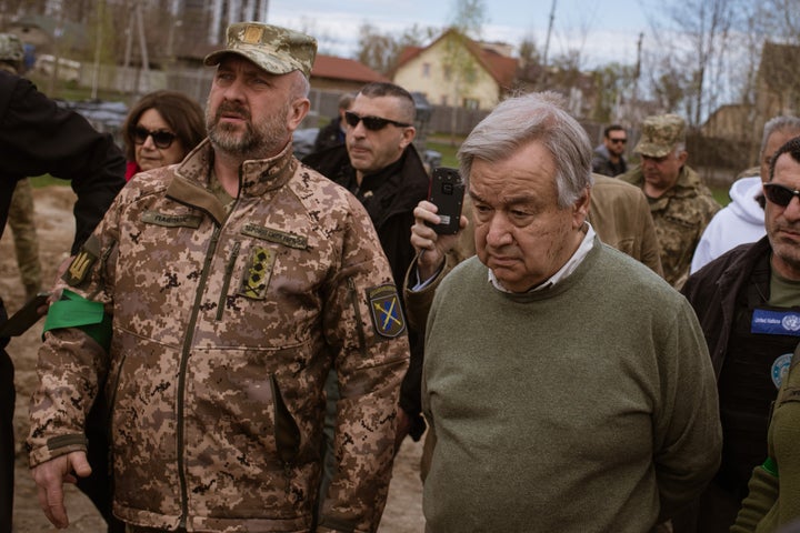 Secretario General de la ONU, Antonio Guterres, durante su visita en Ucrania.