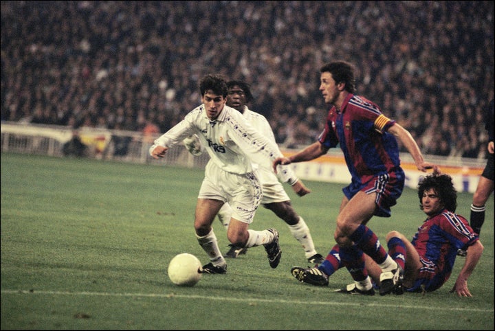 Raúl González Blanco, leyenda viva del Madrid, en acción en sus primeros años
