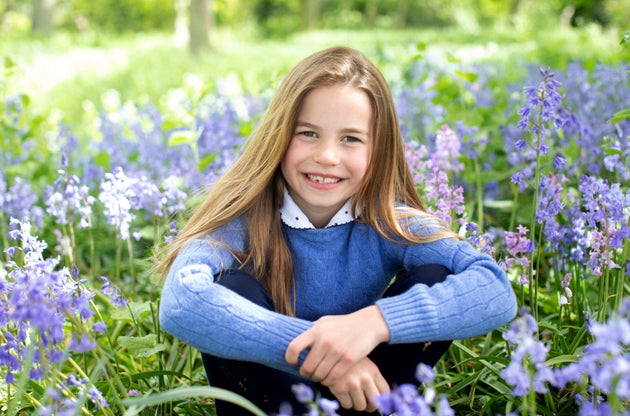 7歳の誕生日に合わせて公開された、シャーロット王女の写真