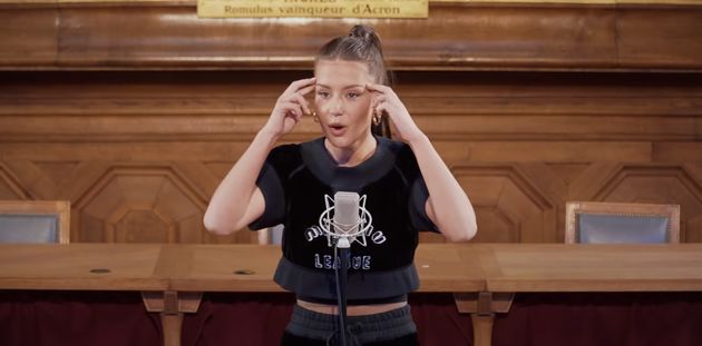 Naast de Palme d'Or heeft Adèle Exarchopoulos met dit verhaal ook de Palme d'Or of Worst Disgrace gewonnen...