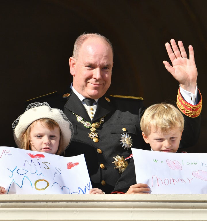Prince Albert II of Monaco with his children showed the photos