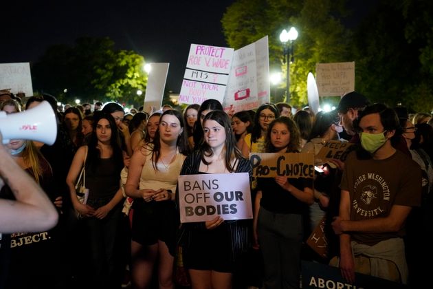 Des manifestants pour le droit à l'avortement devant la Cour suprême des États-Unis,...
