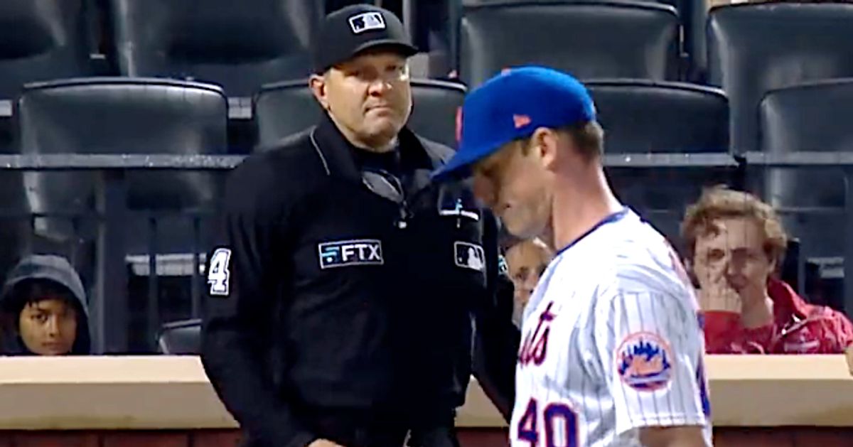 Ump Chad Fairchild apologizes to pitcher Chris Bassitt for missed call