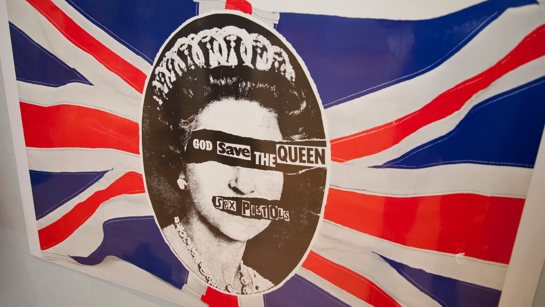 God Save The Queen ressort au pire moment pour Elizabeth II