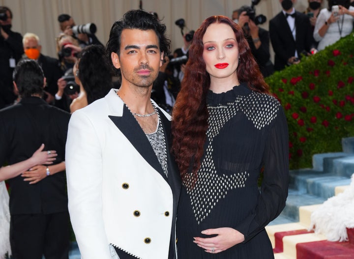 A Pregnant Sophie Turner & Joe Jonas Looked Dramatic in Black and White at  the Met Gala 2022. See Photos Here.