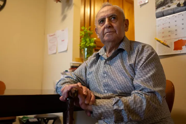 Holocaust survivor Savely Kaplinskiy at his Bay Ridge home Wednesday.