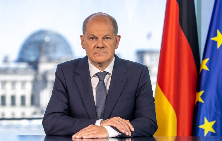El canciller Olaf Scholz, durante la grabación de su mensaje de ayer.