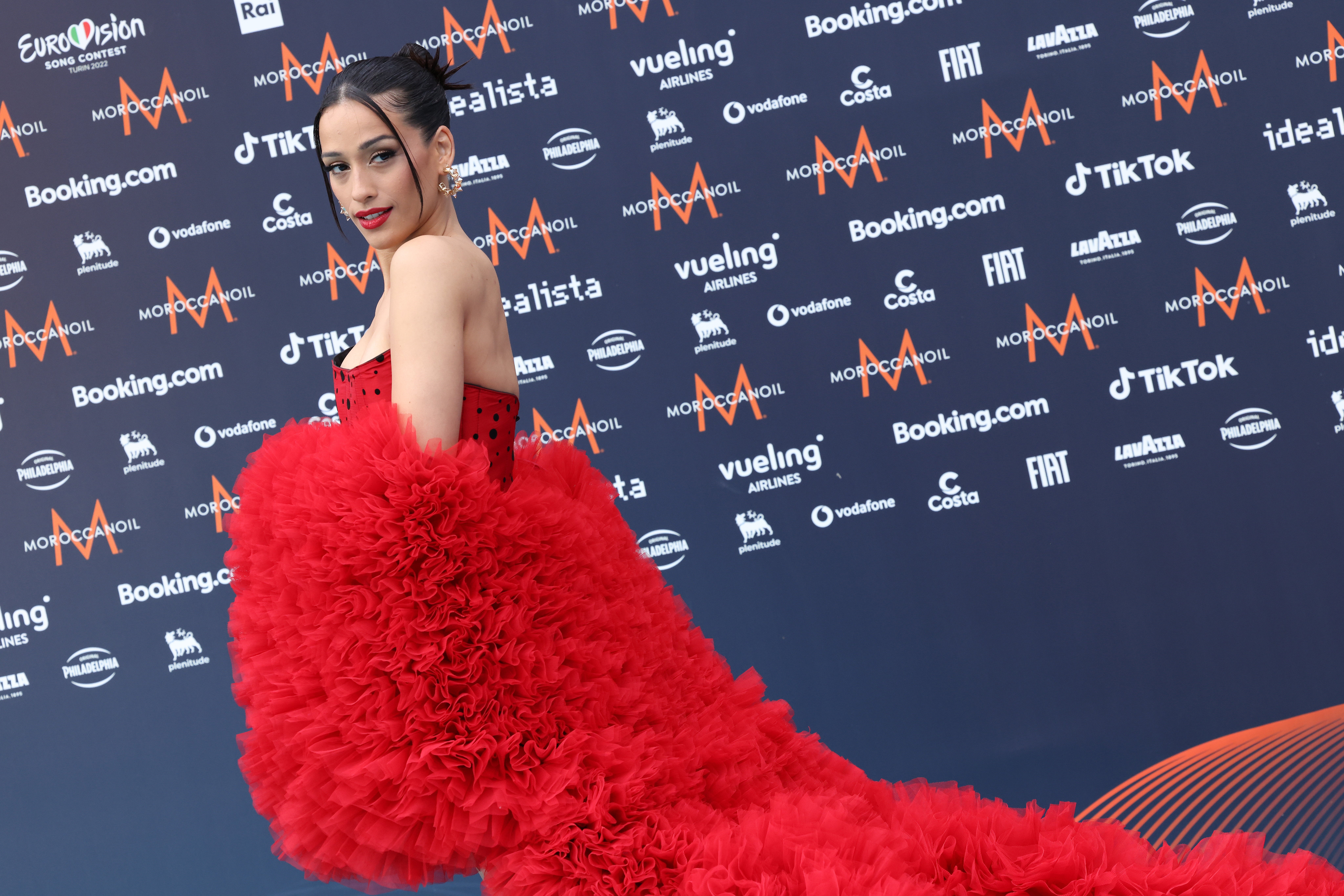 El guiño del vestido de Chanel en la fiesta inaugural de Eurovisión | El  HuffPost Life