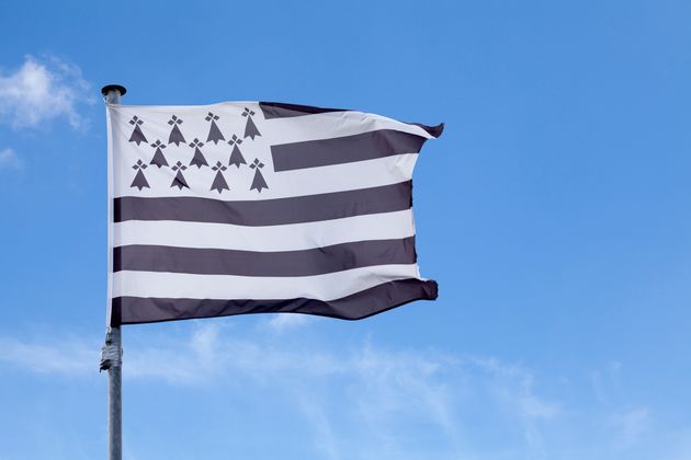 L'émoji en l'honneur du drapeau breton, ici photographié à Brest, est de retour sur Twitter pour dix jours