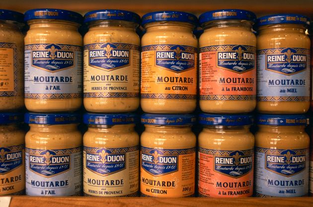 Avec une pièce de bœuf ou un plat de pommes de terre, la moutarde relève nos assiettes. Les consommateurs doivent trouver des alternatives face à sa pénurie.