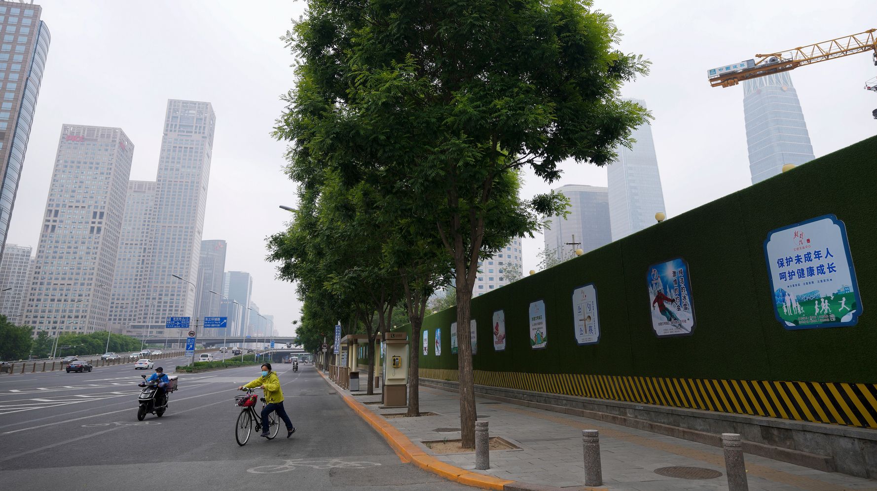 Shanghai désinfecte les maisons et ferme tous les métros dans le cadre de la stratégie « zéro-COVID » de la Chine