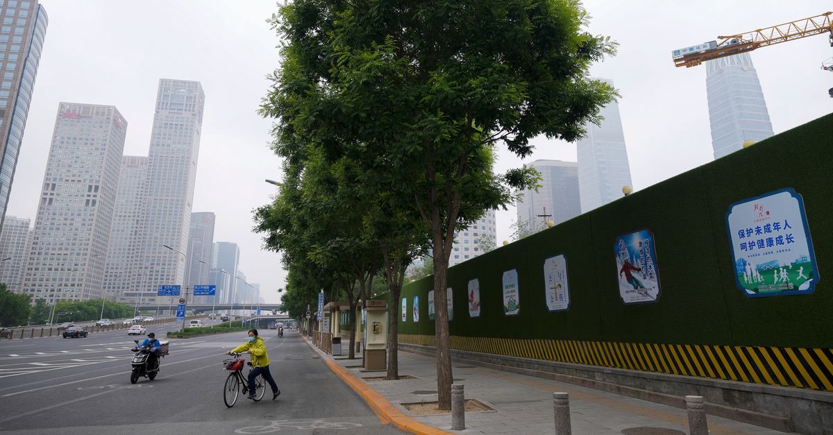 Shanghai Disinfects Homes, Closes All Subways Under China's 'Zero-COVID' Strategy