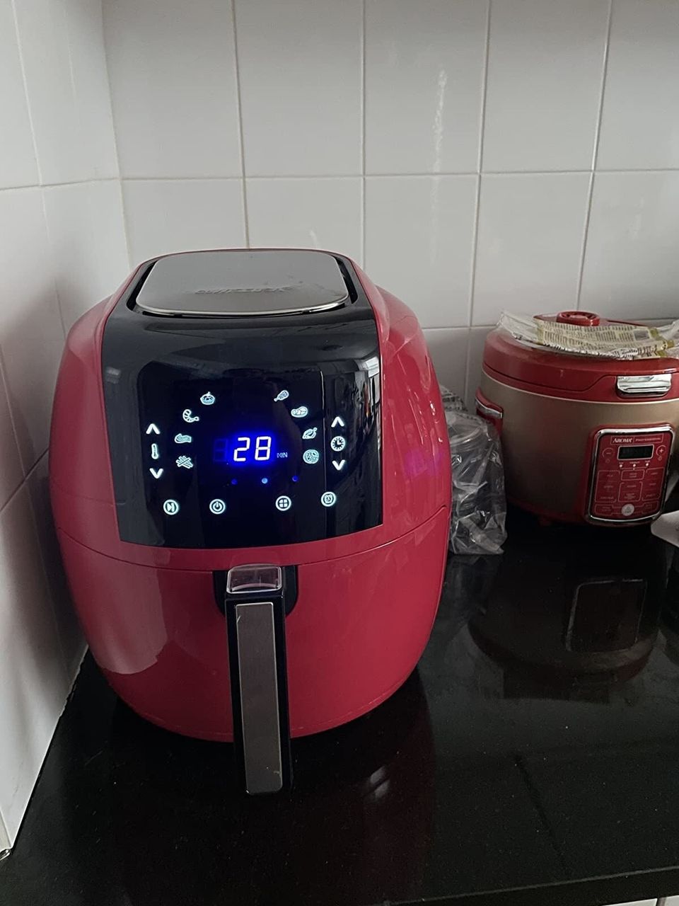 GoWISE USA 8-in-1 5.8 Qt. Chili Red Air Fryer with 6-Piece