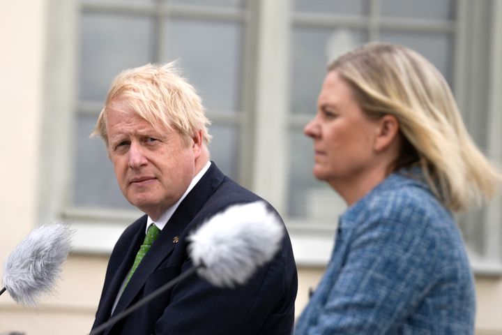 Boris Johnsonnand Sweden's Prime Minister Magdalena Andersson attend a joint press conference in Harpsund, the country retreat of Swedish prime ministers, May 11, 2022 in Harpsund, Sweden.