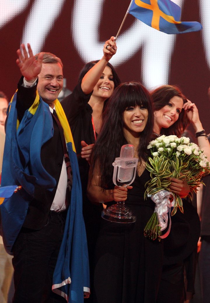 Loreen celebrating her win in Baku with the Swedish delegation in 2012
