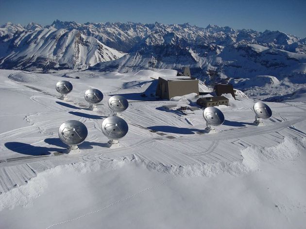 Le télescope Noema déployé dans les Hautes-Alpes, est actuellement composé de sept antennes de 15 mètres...