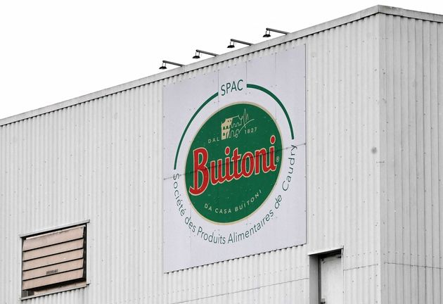 Le logo de l'usine Buitoni orne le côté de l'usine de Caudry, dans le nord de la