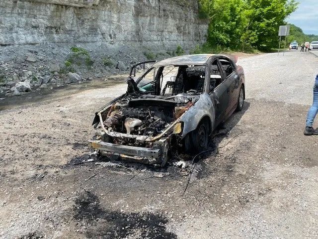 火災で燃えた車