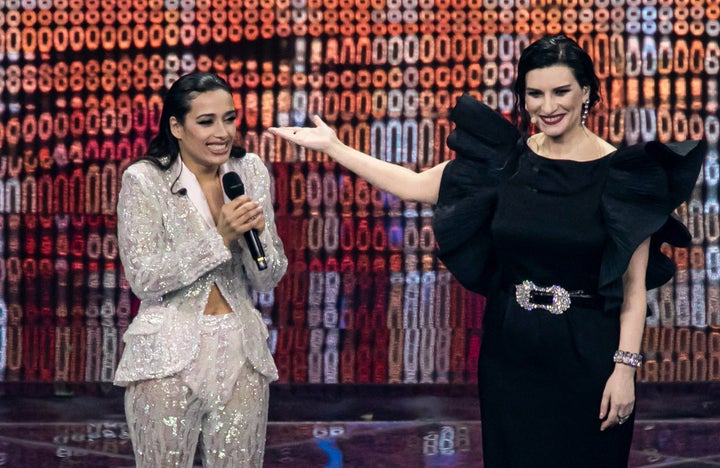 Chanel y Laura Pausini, este jueves sobre el escenario de Eurovisión 2022.