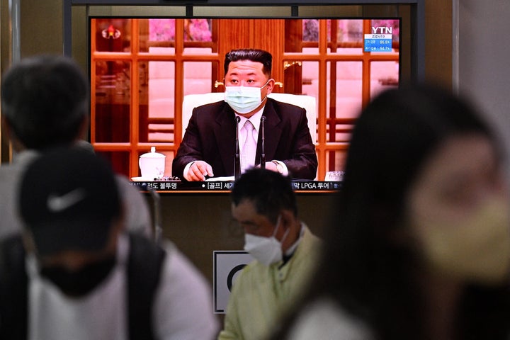 Líder de Corea del Norte, Kim Jong Un en la televisión pública.