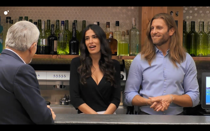Carlos Sobera, Lidia Torrent y Matías Roure en 'First Dates'.