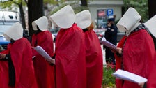 Margaret Atwood Once Thought ‘Handmaid’s Tale’ Was ‘Too Far-Fetched.’ No Longer.