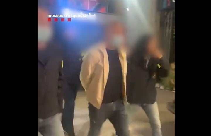 Los Mossos detienen al presunto agresor.