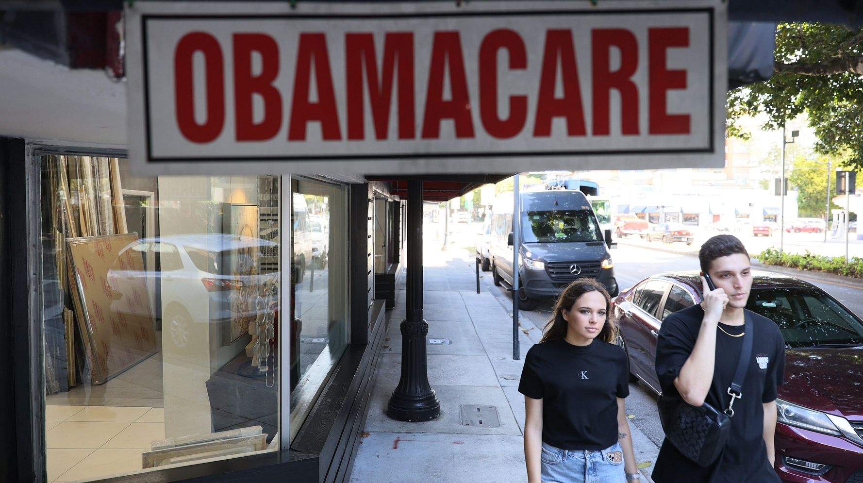 Les démocrates ont peu de temps pour éviter une hausse de la prime d’Obamacare à la veille des élections
