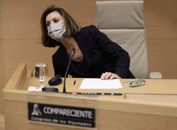 Cospedal, durante su (no) declaración en la comisión parlamentaria