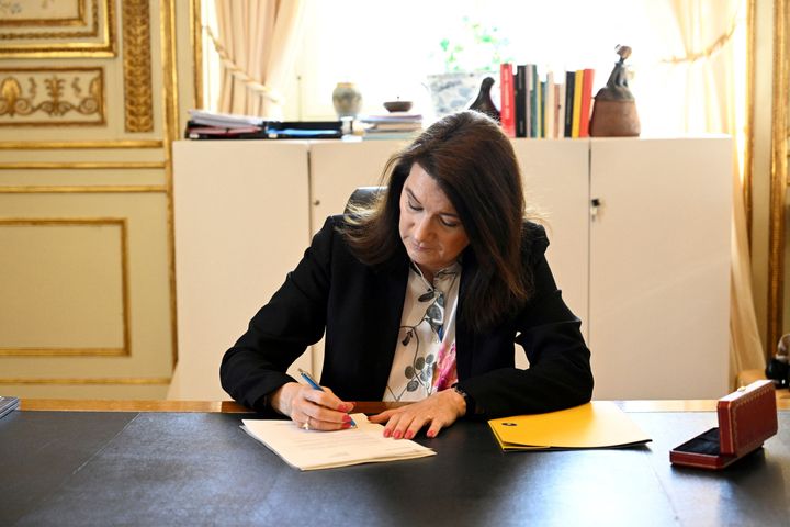 La ministra de Exteriores sueca firma la solicitud de ingreso a la OTAN