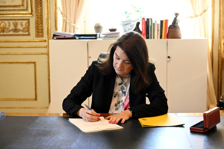 La ministra de Exteriores sueca firma la solicitud de ingreso a la OTAN