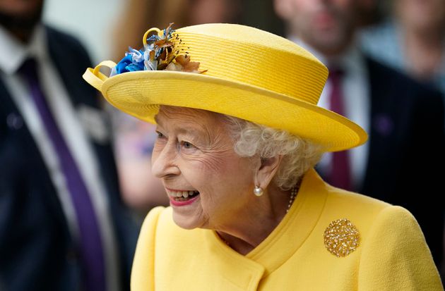 Elizabeth II était présente pour l'inauguration d'une nouvelle ligne de métro portant...