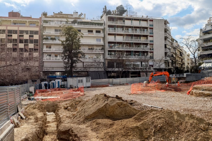 ΕΡΓΑ ΑΝΑΠΛΑΣΗΣ ΣΤΗ ΠΛΑΤΕΙΑ ΚΟΛΩΝΑΚΙΟΥ - ΓΡΑΜΜΗ 4 ΤΟΥ ΜΕΤΡΟ. Δευτέρα 14 Μαρτίου 2022. (ΑΡΓΥΡΩ ΑΝΑΣΤΑΣΙΟΥ/EUROKINISSI)