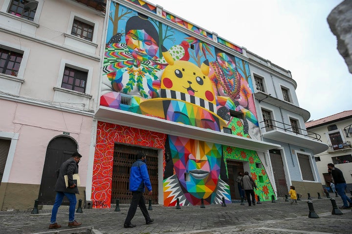 El mural del artista español Okuda en Quito, Ecuador.