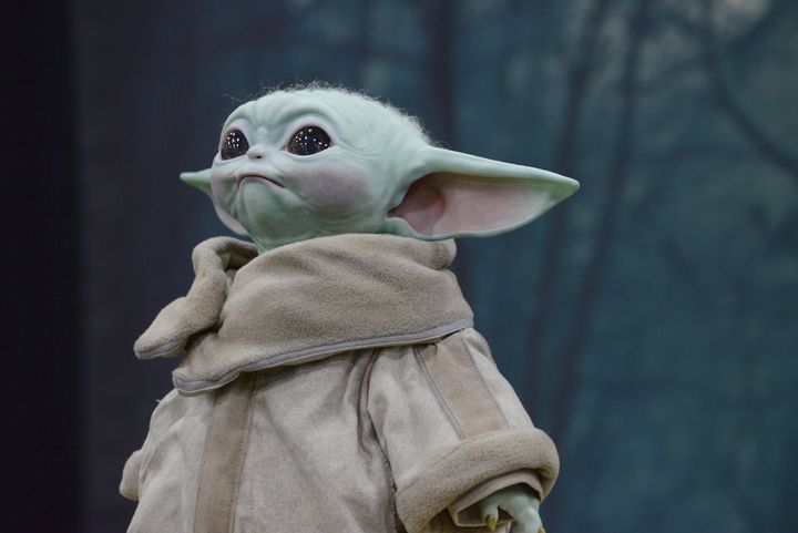 SNL: Kyle Mooney plays Baby Yoda on Weekend Update.