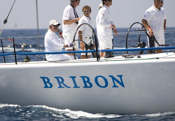 El emérito, en una regata a bordo de su 'Bribón'