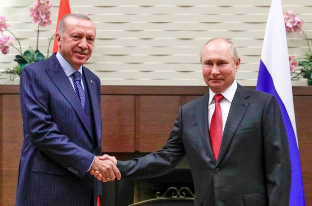 (Recep Tayyip Erdogan et Vladimir Poutine le 29 septembre 2021 à Sochi en Russie par Vladimir Smirnov, Sputnik, Kremlin Pool Photo via AP)