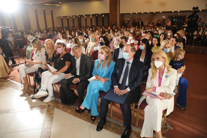 Μοναδική η ανταπόκριση των Σερραίων Γυναικών στο 1ο Συνέδριο «Γυναίκα – Μητέρα: Η ηρωίδα με τους χίλιους ρόλους». Παρών στην εκδήλωση, χαιρετισμό απηύθυνε ο Υπουργός Υποδομών & Μεταφορών κ. Κώστας Καραμανλής