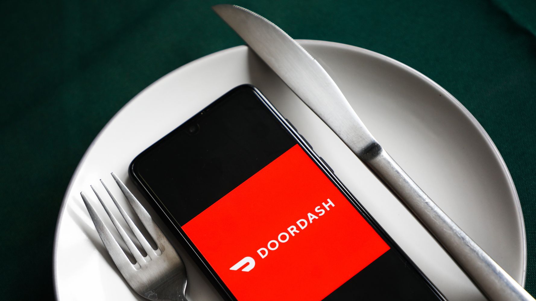 Texas Toddler Sneaks Into Moms DoorDash, Orders Up An Epic Meal