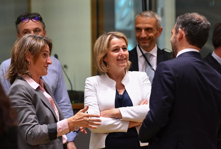 La vicepresidenta tercera del Gobierno, Teresa Ribera, la ministra francesa de Transición Ecológica, Barbara Pompili y el ministro portugués de Medio Ambiente y Acción Climática, Duarte Cordeiro.
