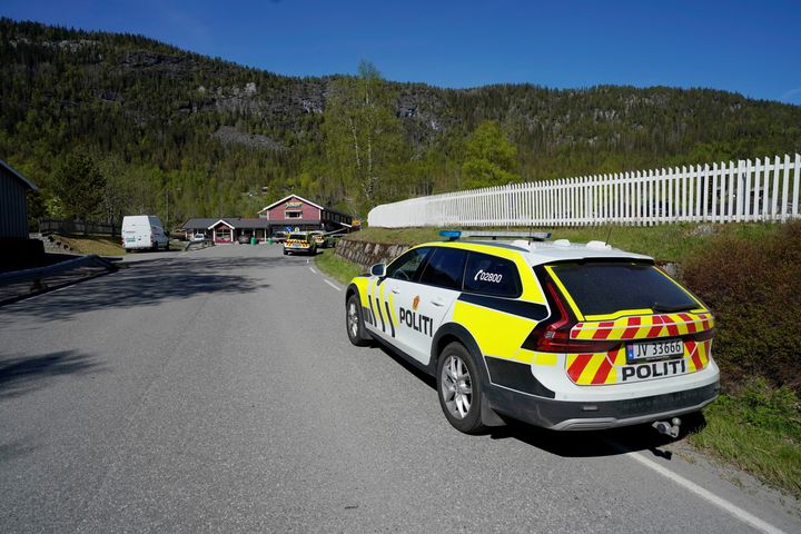 Un vehículo policial en Nore, la región noruega de Numedal.