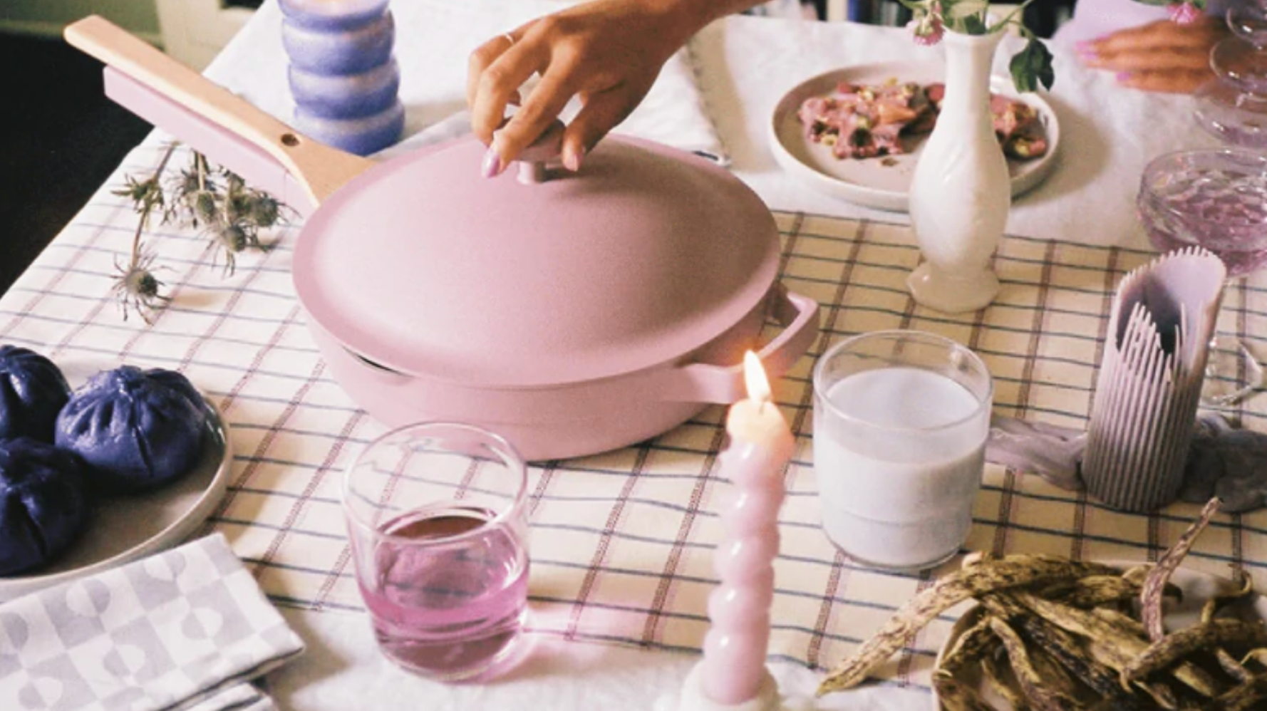 I Tried Selena Gomez's Favourite Cooking Pan. It Didn't Disappoint - Vimarsana News