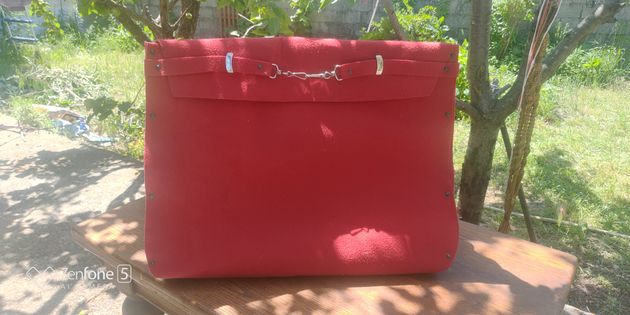 Les Nippones ont créé une série de sacs à partir du tapis-rouge de Cannes, dont un modèle inspiré du sac Birkin de Hermès.