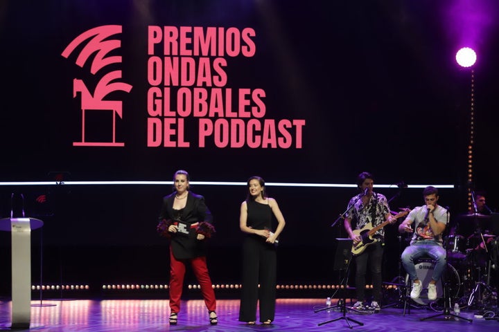 Las presentadoras Carolina Iglesias y Victoria Martín