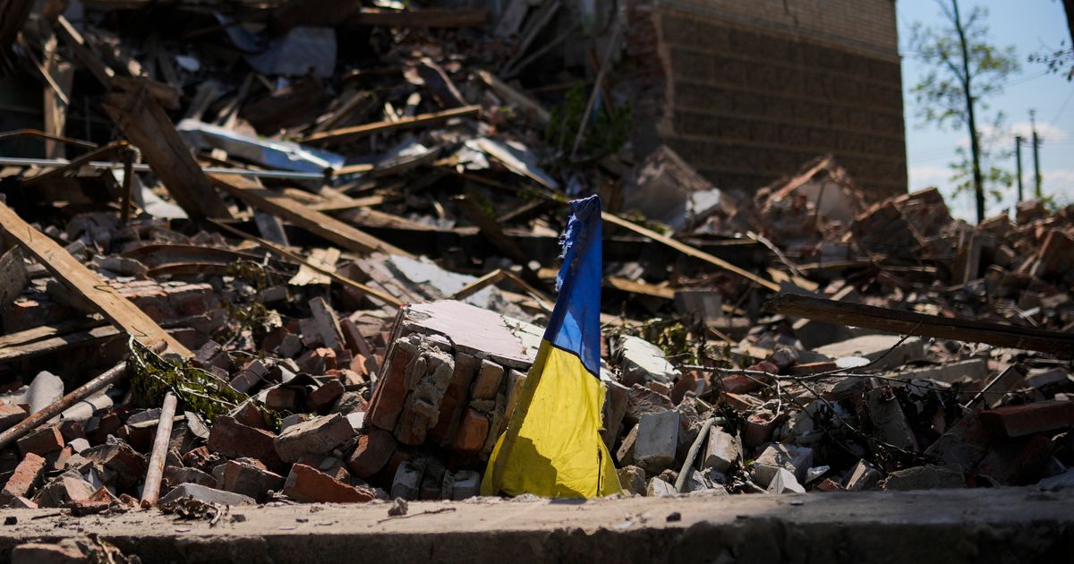 Украинцы бомбят россию. Разрушение города. Разрушенные города Украины. Разрушения на Украине.