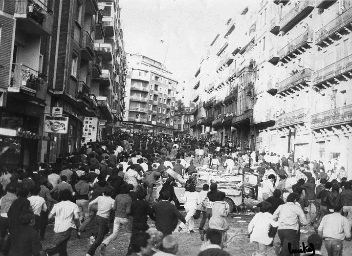 Protesta y disturbios en San Sebastián, durante el funeral de la ecologista Gladys del Estal, matada de un tiro por un guardia civil en 1979.