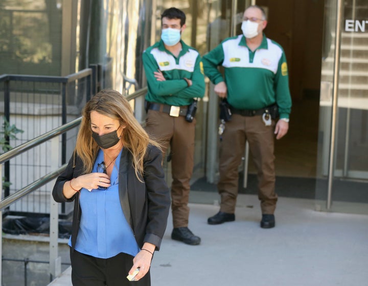 Elena Collado saliendo del Juzgado.