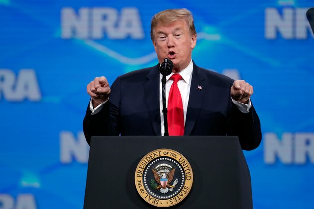 À la convention pro-armes, Trump somme d'armer enseignants et citoyens contre les fusillades (photo du 26 avril 2019 lors de la convention de la NRA)