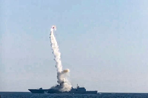 La Russie a réussi un tir test de missile hypersonique Zircon | Le HuffPost
